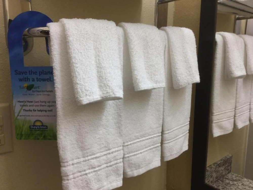 Days Inn & Suites by Wyndham Columbia Airport Image 30