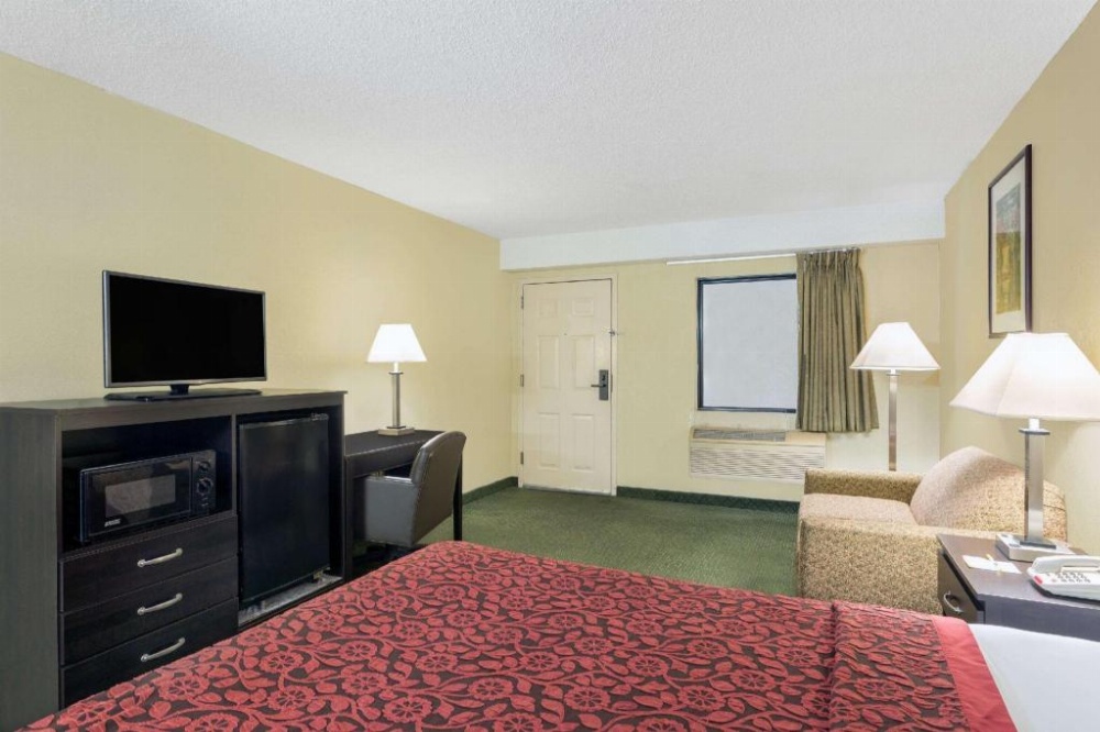 Days Inn & Suites by Wyndham Columbia Airport Image 33