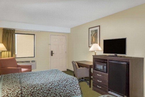 Days Inn & Suites by Wyndham Columbia Airport image 8
